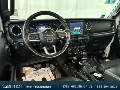 Used 2019 Jeep Wrangler Unlimited Sahara image 15