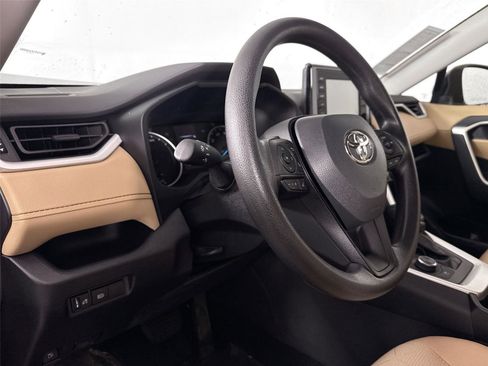 Certified 2022 Toyota RAV4 XLE image 4