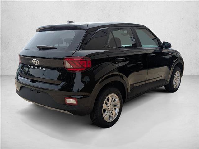 Used 2026 Hyundai Venue SE FWD image 2