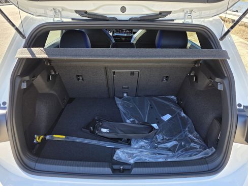 Used 2025 Volkswagen Golf R Black Edition image 16