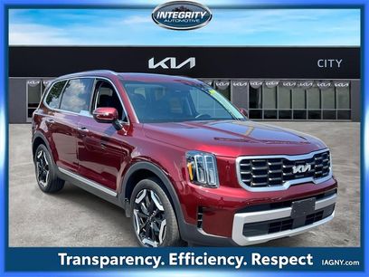 Used 2023 Kia Telluride S w/ S Sunroof Package
