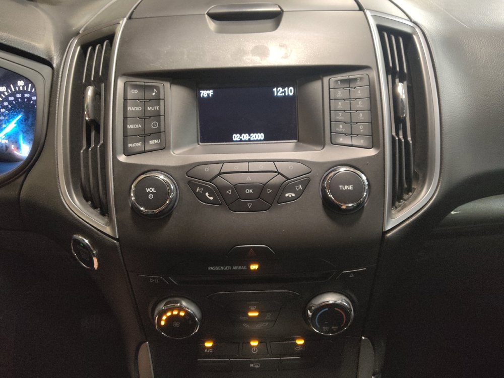 Used 2018 Ford Edge SE FWD image 25