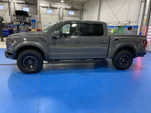 Used 2018 Ford F150 Raptor w/ Equipment Group 802A Luxury AWD/4WD image 4