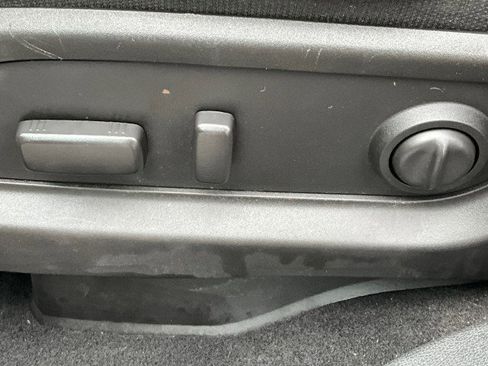 Used 2017 Chevrolet Traverse LT w/ Style and Technology Package image 25