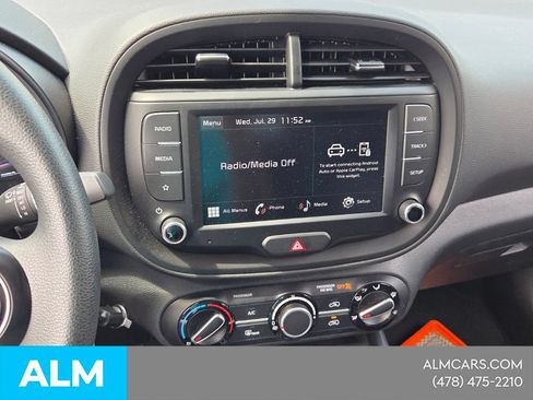 Used 2025 Kia Soul LX w/ LX Technology Package FWD image 17