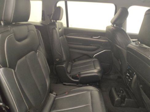 Used 2022 Jeep Grand Cherokee L Limited AWD/4WD image 19