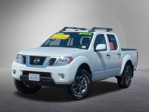 Certified 2020 Nissan Frontier PRO-4X image 1