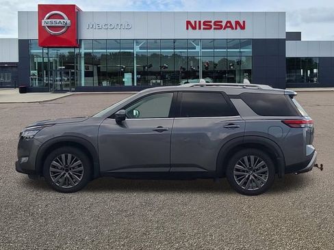 Used 2022 Nissan Pathfinder SL w/ SL Premium Package AWD/4WD image 4