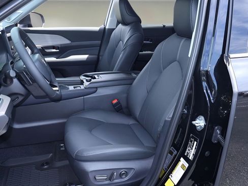 New 2026 Toyota Grand Highlander AWD image 11