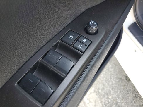 Used 2024 Toyota Camry SE image 18