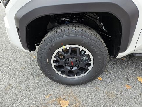 New 2025 Toyota Tacoma TRD Off-Road image 24