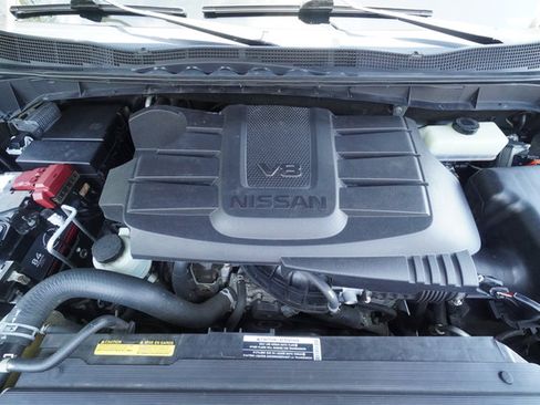 Used 2021 Nissan Titan PRO-4X w/ Pro-4x Convenience Package AWD/4WD image 10