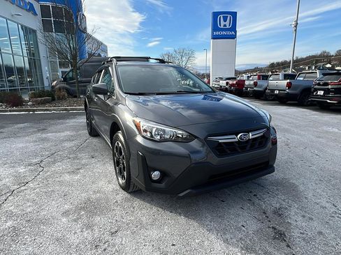 Used 2021 Subaru Crosstrek 2.0i Premium w/ Moonroof Package image 2