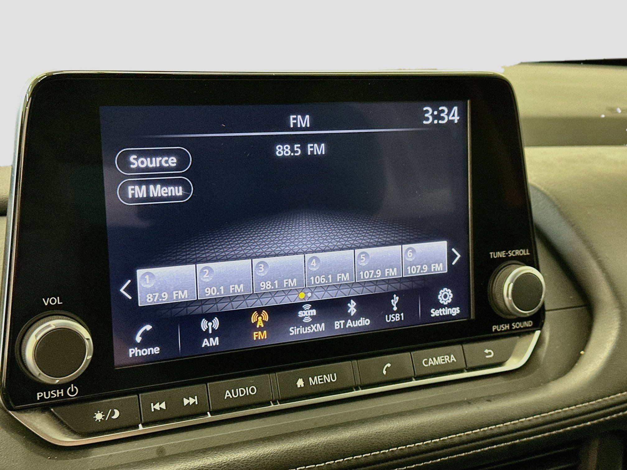 Used 2025 Nissan Rogue SV AWD/4WD image 21