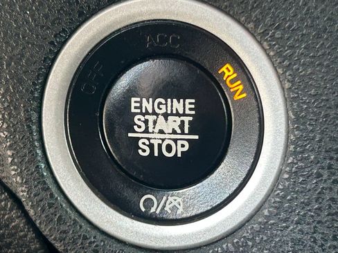 Used 2017 Dodge Charger SE RWD image 15