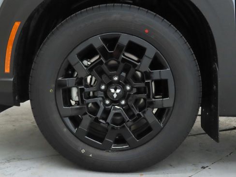 New 2026 Mitsubishi Outlander AWD image 27