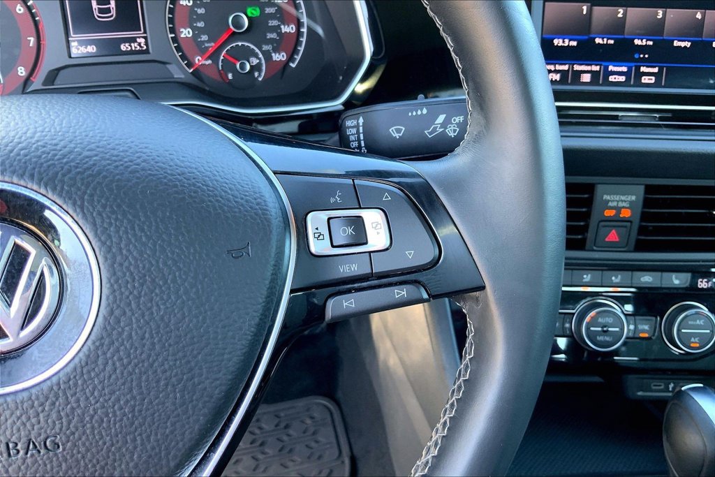 Used 2020 Volkswagen Jetta R-Line FWD image 18