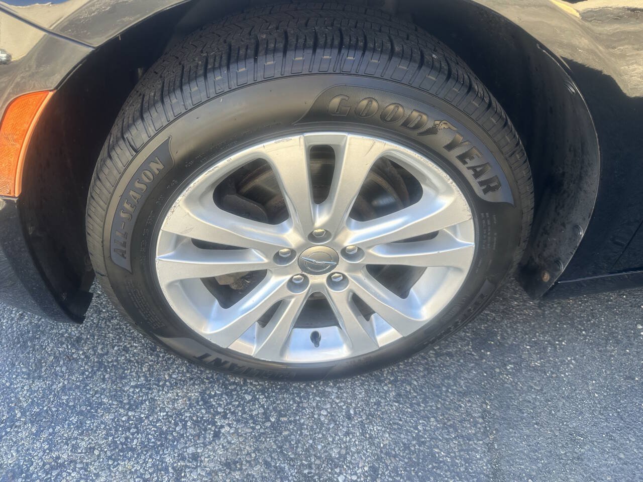 Used 2016 Chrysler 200 Limited w/ Anniversary Edition FWD image 6