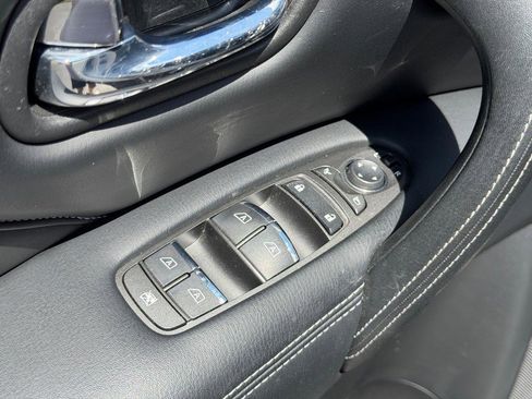 Used 2022 INFINITI QX80 Luxe w/ All-Season Package AWD/4WD image 16