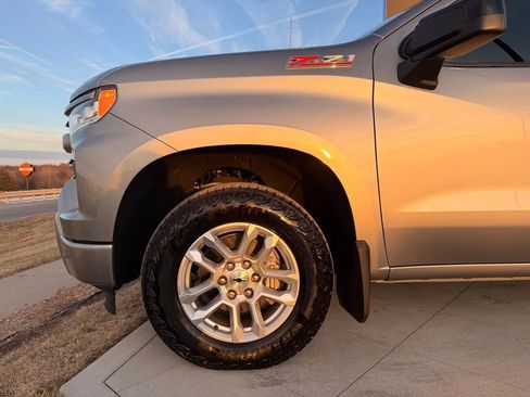 Used 2023 Chevrolet Silverado 1500 RST image 9