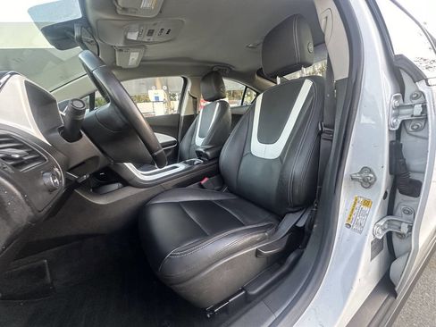 Used 2012 Chevrolet Volt Premium w/ Premium Trim Package image 5