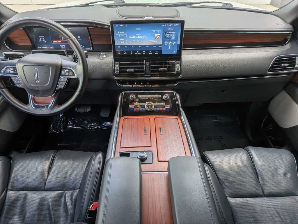 Certified 2024 Lincoln Navigator Reserve AWD/4WD image 17