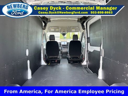 New 2026 Ford Transit 250 148 Medium Roof w/ Load Area Protection Package RWD image 10