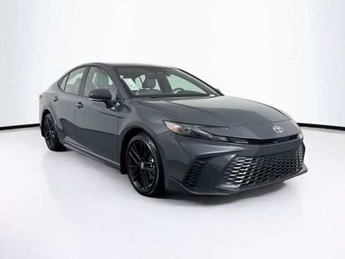 Certified 2025 Toyota Camry SE FWD image 9