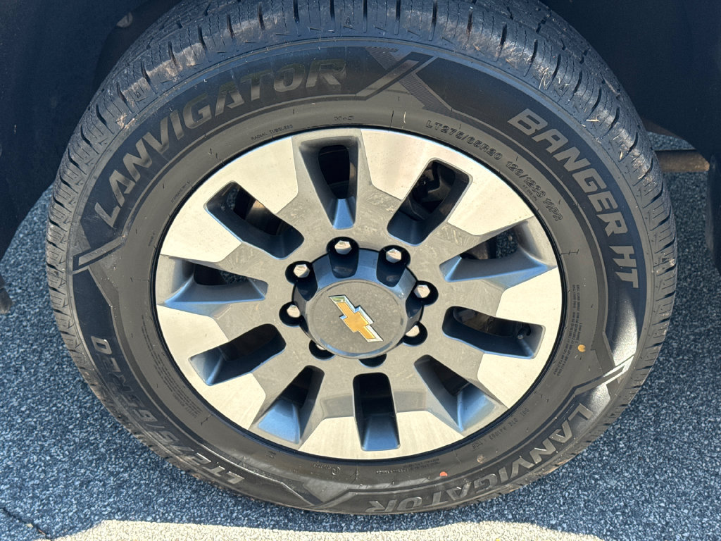 Used 2022 Chevrolet Silverado 2500 Custom w/ Custom Value Package AWD/4WD image 10