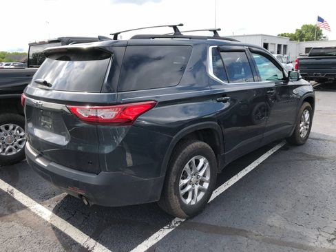 Used 2020 Chevrolet Traverse LT w/ LPO, Blackout Package AWD/4WD image 4