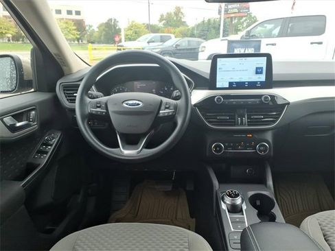 Used 2020 Ford Escape SE image 11