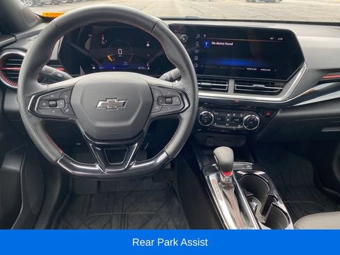 Certified 2024 Chevrolet Trax RS w/ Sunroof Package FWD image 7