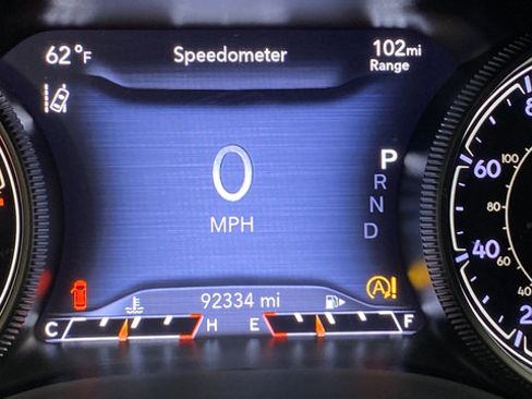 Used 2019 Jeep Cherokee Limited w/ Technology Group AWD/4WD image 10