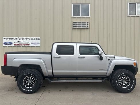Used 2010 HUMMER H3T Alpha image 1