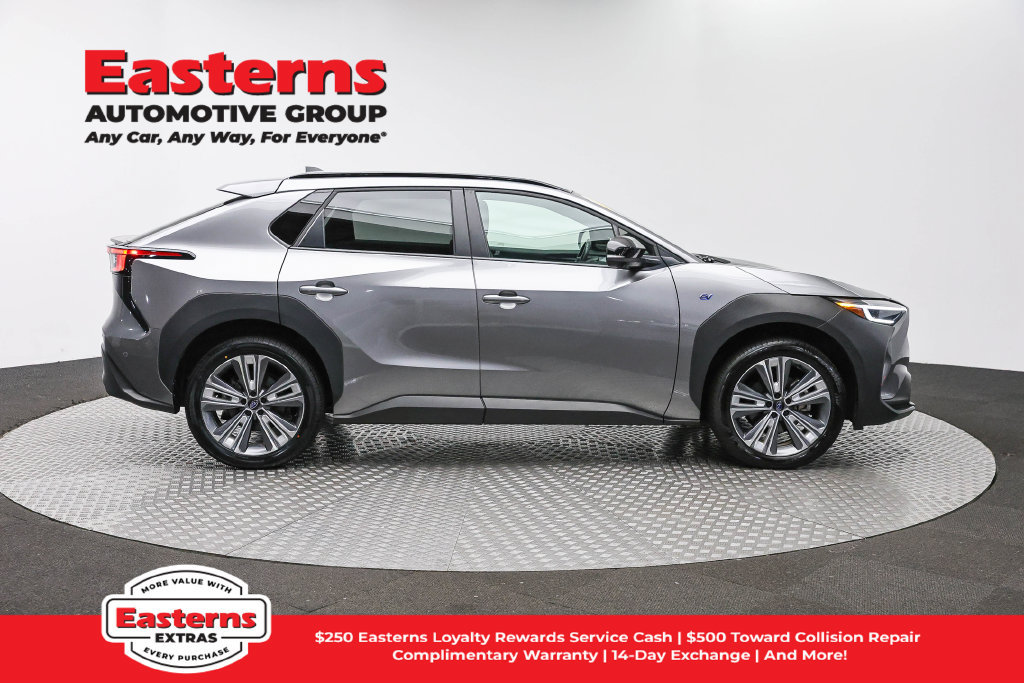 Used 2023 Subaru Solterra AWD image 5