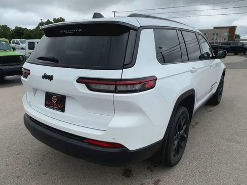 New 2025 Jeep Grand Cherokee L Altitude RWD image 8
