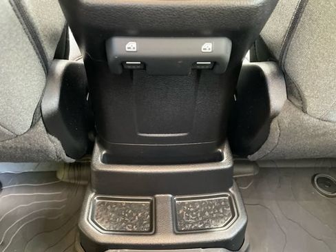 Used 2024 Jeep Wrangler Unlimited AWD/4WD image 19