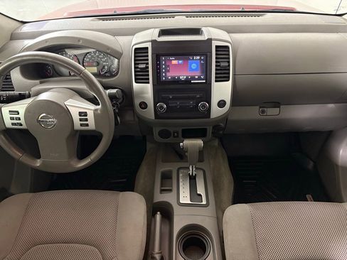 Used 2014 Nissan Frontier SV image 28