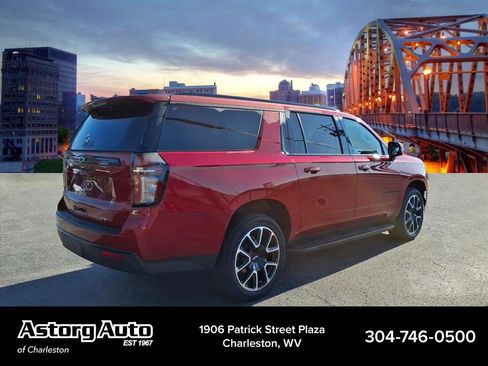 Used 2023 Chevrolet Suburban RST w/ Luxury Package image 3