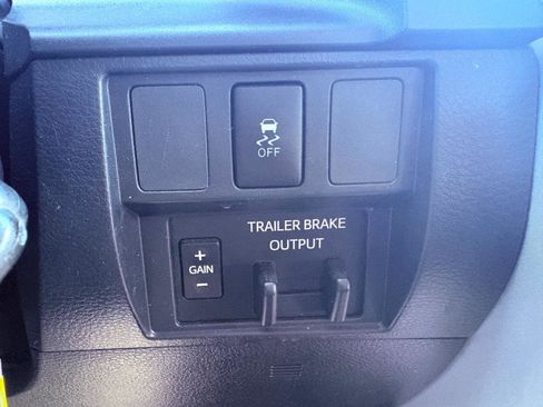 Used 2019 Toyota Tundra SR5 AWD/4WD image 28