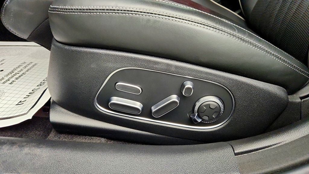 Used 2023 Genesis G90 3.5T AWD/4WD image 12