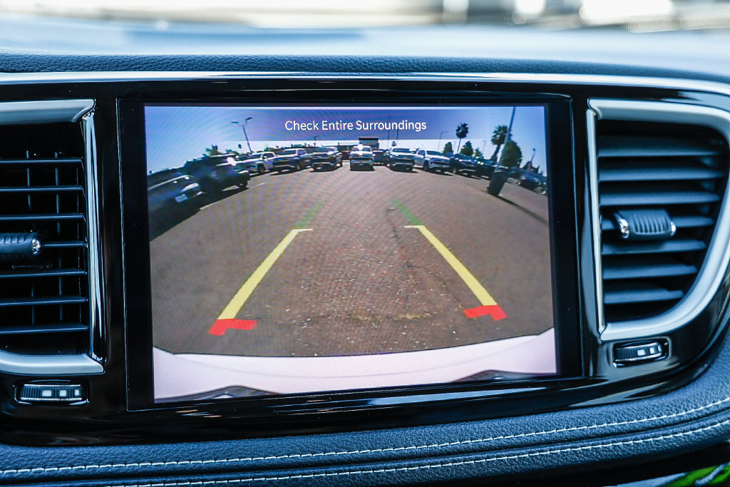 Used 2021 Chrysler Pacifica Touring-L FWD image 47