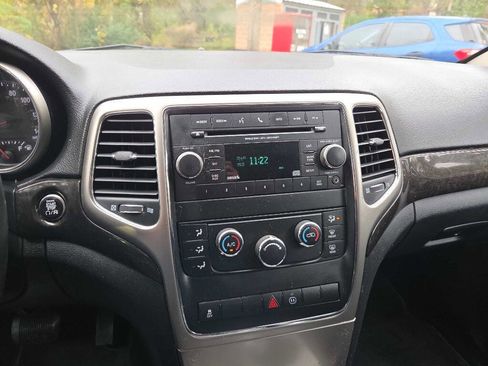 Used 2012 Jeep Grand Cherokee Laredo w/ Laredo E Group image 30