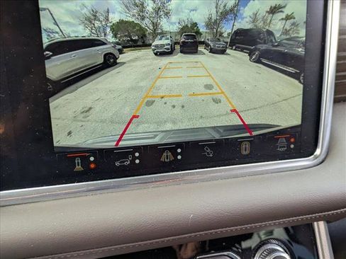 Used 2024 GMC Yukon Denali w/ Denali Reserve Package image 11