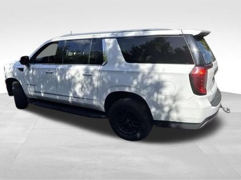Used 2022 GMC Yukon XL SLE w/ Gmc Pro Safety Plus Package AWD/4WD image 4