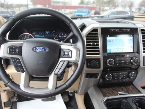 Used 2017 Ford F250 Lariat w/ Chrome Package image 15