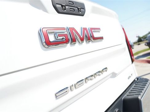 Used 2019 GMC Sierra 1500 SLT image 12