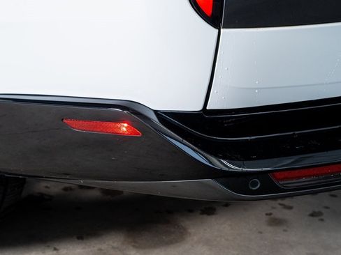 Used 2025 Land Rover Range Rover Long Wheelbase Autobiography image 26