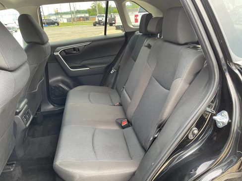Used 2025 Toyota RAV4 LE AWD/4WD image 13
