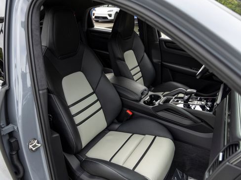 Certified 2023 Porsche Cayenne Turbo GT AWD/4WD image 64